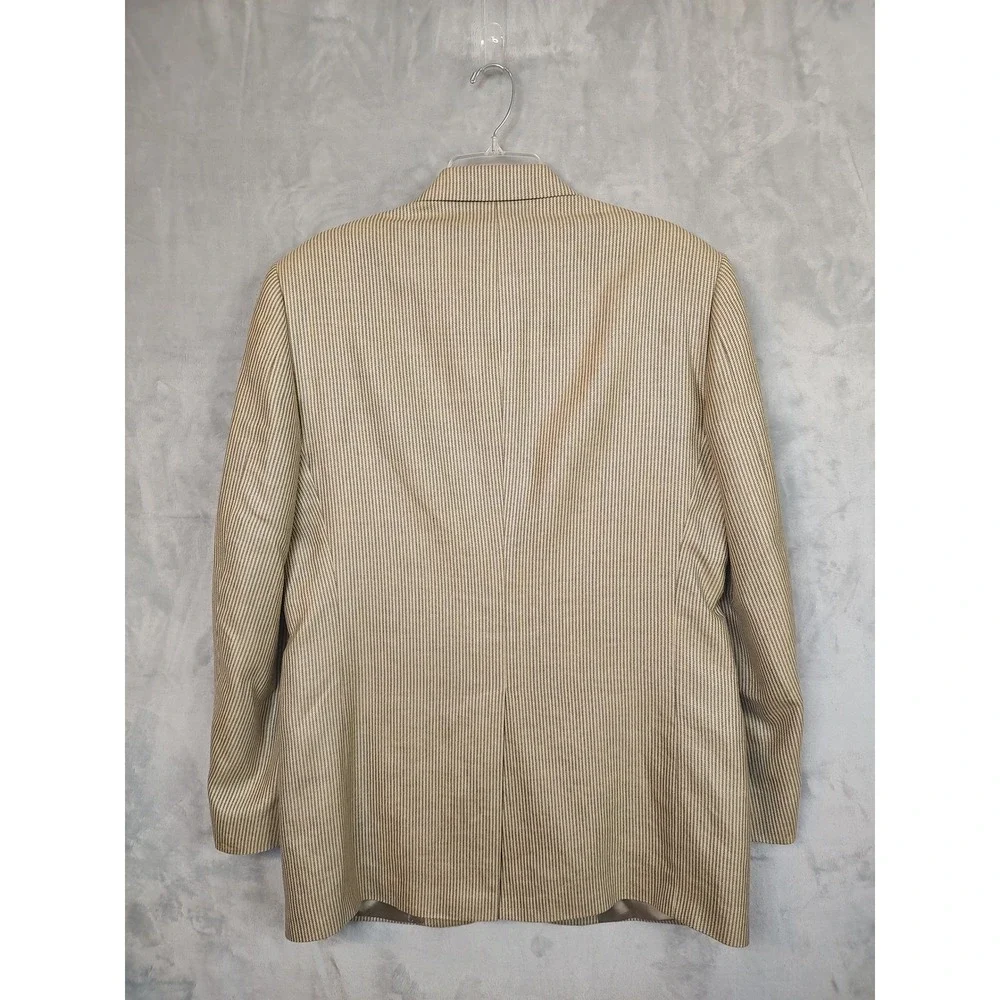 Gatsby blazer features